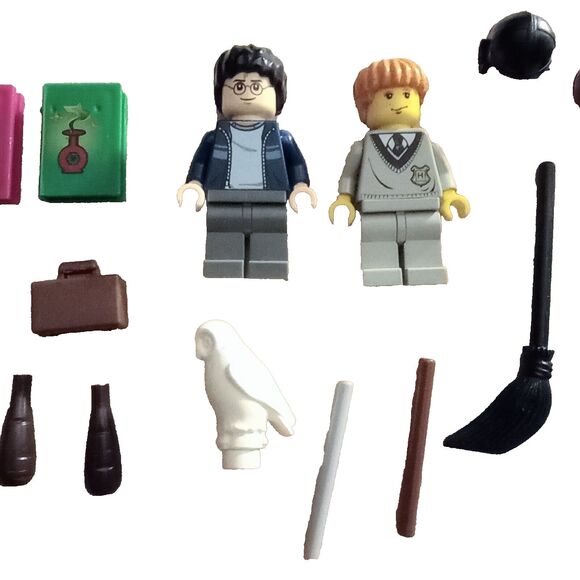 Harry Potter LEGO Mini Figures Ron Weasley Hedwig + Accessories - Picture 3 of 6